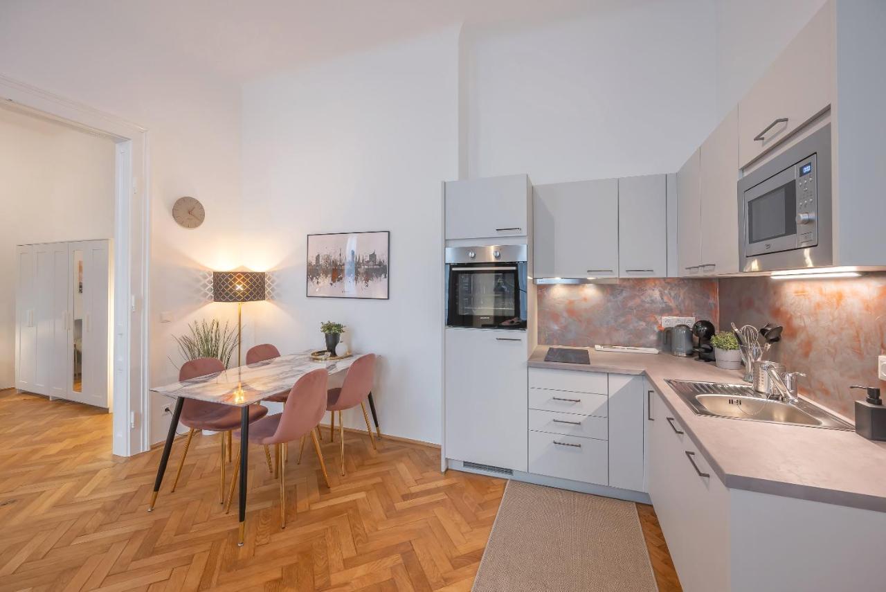 Cosy City Center Apartment Wien Eksteriør billede